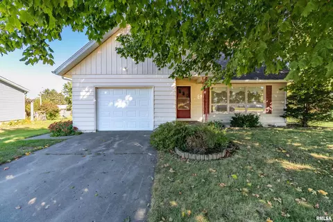 717 E Madison St, Metamora, IL 61548 photo 1