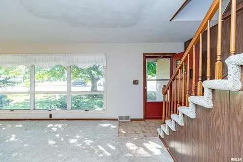 717 E Madison St, Metamora, IL 61548 photo 3