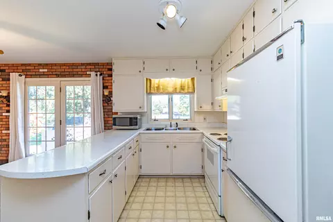 717 E Madison St, Metamora, IL 61548 photo 11