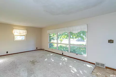 717 E Madison St, Metamora, IL 61548 photo 5