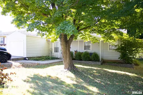 402 W Hill St, Eureka, IL 61530 photo 44
