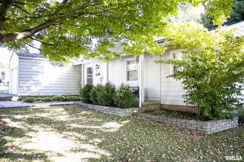 402 W Hill St, Eureka, IL 61530 photo 3