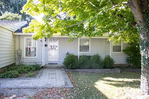 402 W Hill St, Eureka, IL 61530 photo 2