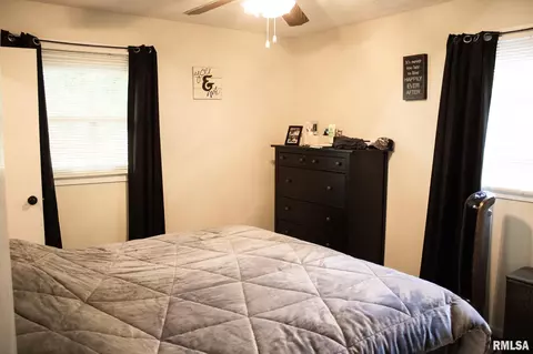 402 W Hill St, Eureka, IL 61530 photo 30