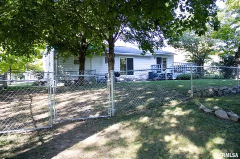 402 W Hill St, Eureka, IL 61530 photo 10