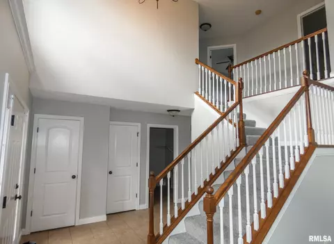 11118 N Crestpointe Ln, Dunlap, IL 61525 photo 2