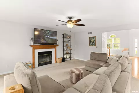 125 W Copperfield Dr, Dunlap, IL 61525 photo 12