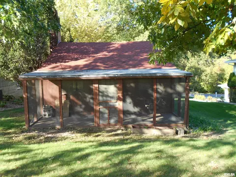 13 Hickory Grv, Macomb, IL 61455 photo 9