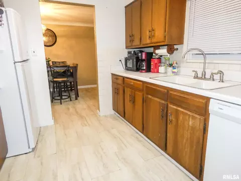 626 S Kickapoo Ln, Peoria, IL 61604 photo 11