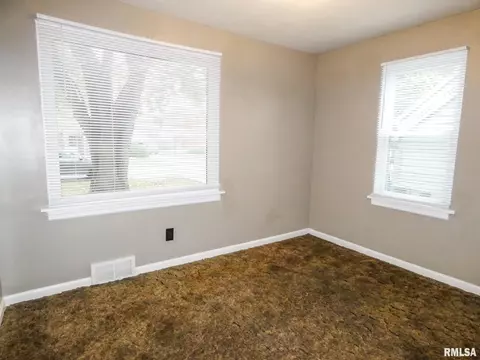 626 S Kickapoo Ln, Peoria, IL 61604 photo 15
