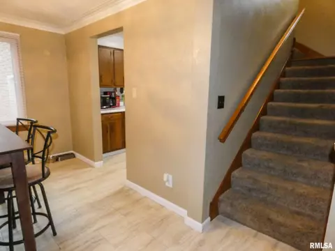 626 S Kickapoo Ln, Peoria, IL 61604 photo 16