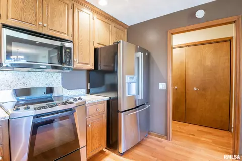 1101 E Tyler St, Morton, IL 61550 photo 13