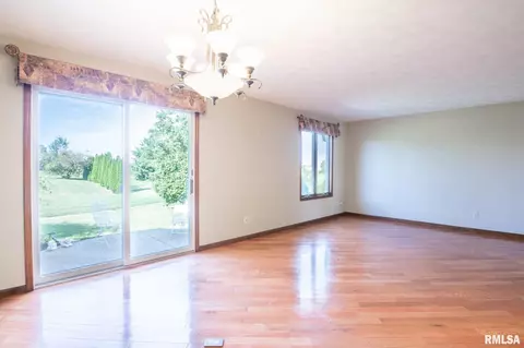 1101 E Tyler St, Morton, IL 61550 photo 14