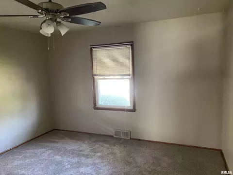 1176 Sunview Ter, Canton, IL 61520 photo 7