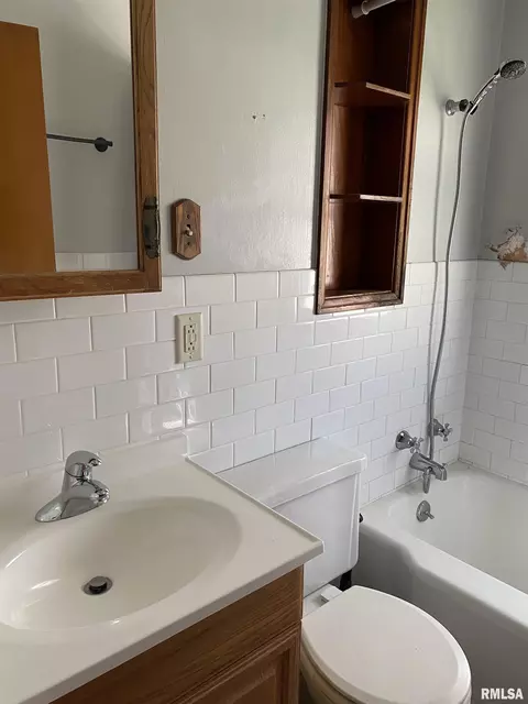 1176 Sunview Ter, Canton, IL 61520 photo 9