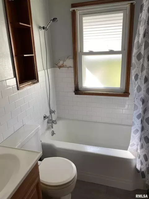 1176 Sunview Ter, Canton, IL 61520 photo 10