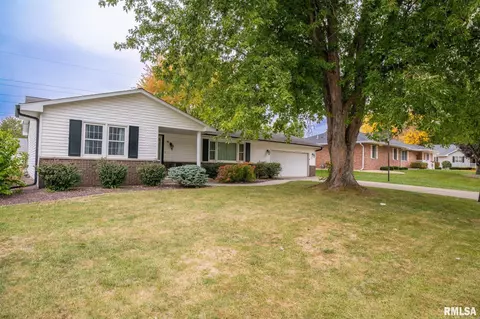 1964 Patterson Dr, Galesburg, IL 61401