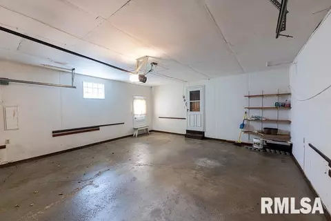 721 S Kickapoo Ln, Peoria, IL 61604 photo 24