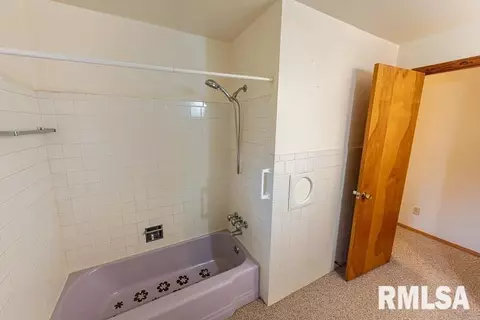721 S Kickapoo Ln, Peoria, IL 61604 photo 15