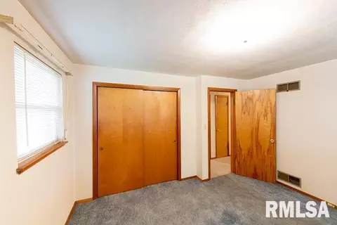721 S Kickapoo Ln, Peoria, IL 61604 photo 22