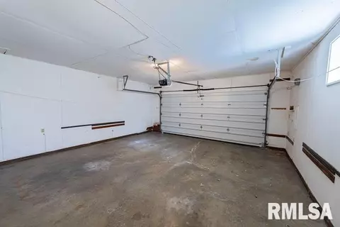 721 S Kickapoo Ln, Peoria, IL 61604 photo 23
