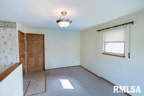 721 S Kickapoo Ln, Peoria, IL 61604 photo 7