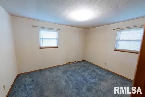 721 S Kickapoo Ln, Peoria, IL 61604 photo 19