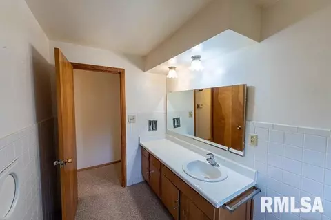 721 S Kickapoo Ln, Peoria, IL 61604 photo 16