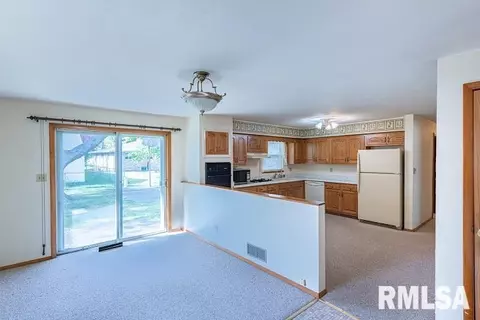721 S Kickapoo Ln, Peoria, IL 61604 photo 9