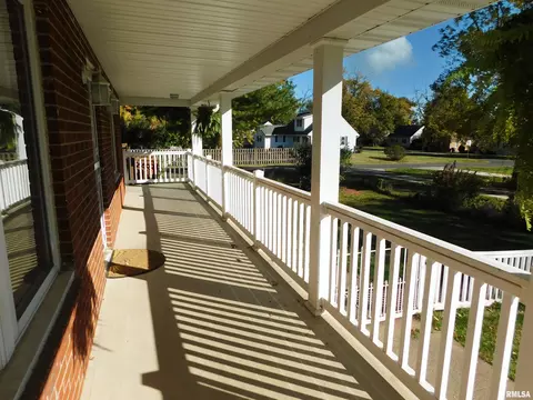 206 W Ash St, Dunlap, IL 61525 photo 3