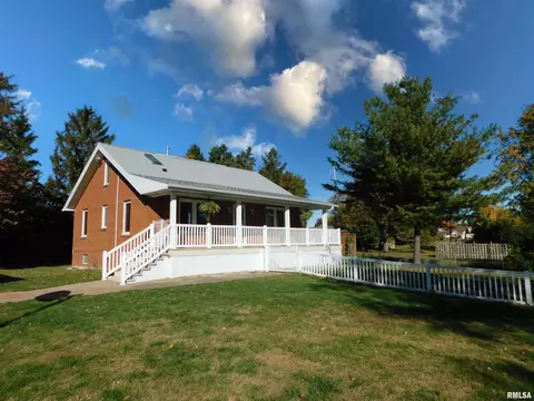 206 W Ash St, Dunlap, IL 61525 photo 1