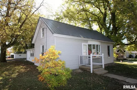 407 E Fast St, Mackinaw, IL 61755
