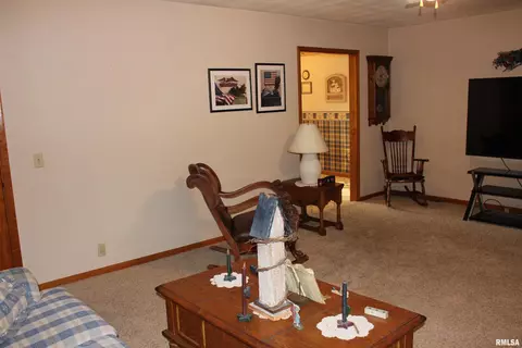 505 Circle Ln, Cuba, IL 61427 photo 6