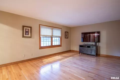 4015 S Wheatfield Rd, Mapleton, IL 61547 photo 3