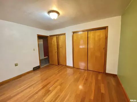 124 E Main St, Canton, IL 61520 photo 13