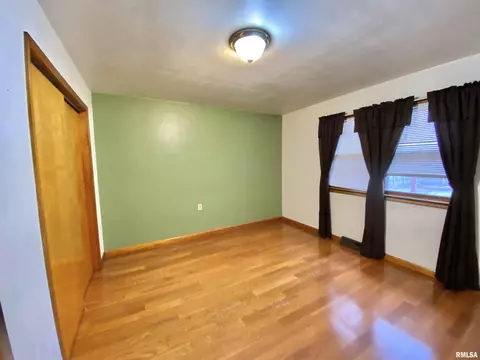 124 E Main St, Canton, IL 61520 photo 12