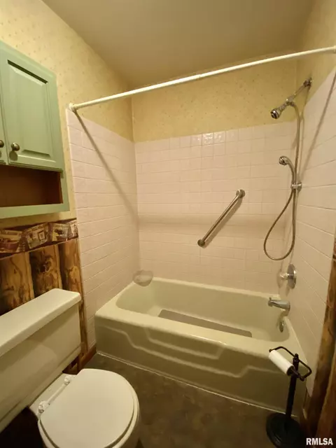 124 E Main St, Canton, IL 61520 photo 16