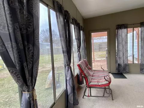 124 E Main St, Canton, IL 61520 photo 26