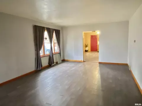 124 E Main St, Canton, IL 61520 photo 10