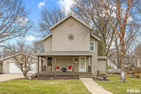 209 W Tower St, Eureka, IL 61530 photo 1