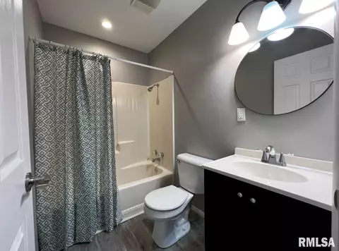 1112 E Wheeler St, Macomb, IL 61455 photo 10
