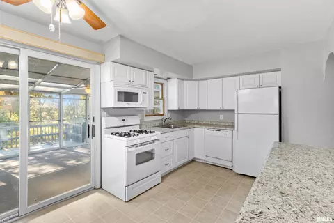 1010 Eldridge St, Washington, IL 61571 photo 24