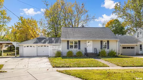 1010 Eldridge St, Washington, IL 61571 photo 1