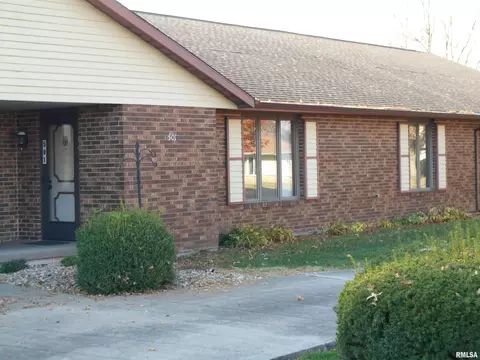 501 James Dr, Macomb, IL 61455 photo 2