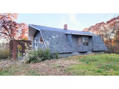 17501 N Dairy Farm Rd, Smithfield, IL 61477