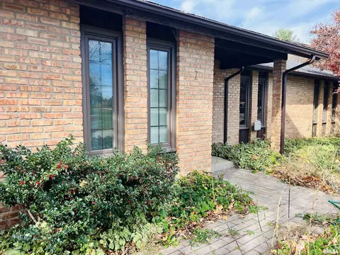 7 Heath Ct, Macomb, IL 61455 photo 2