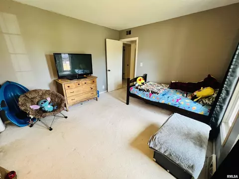 7 Heath Ct, Macomb, IL 61455 photo 32