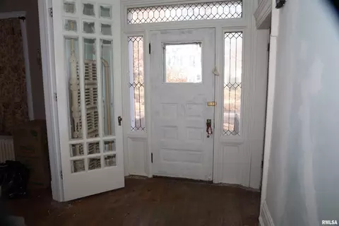 312 W 3rd St, Delavan, IL 61734 photo 6