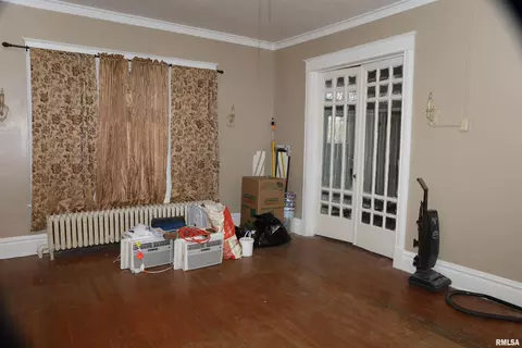 312 W 3rd St, Delavan, IL 61734 photo 9