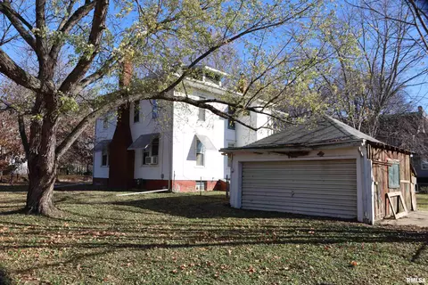 312 W 3rd St, Delavan, IL 61734 photo 4